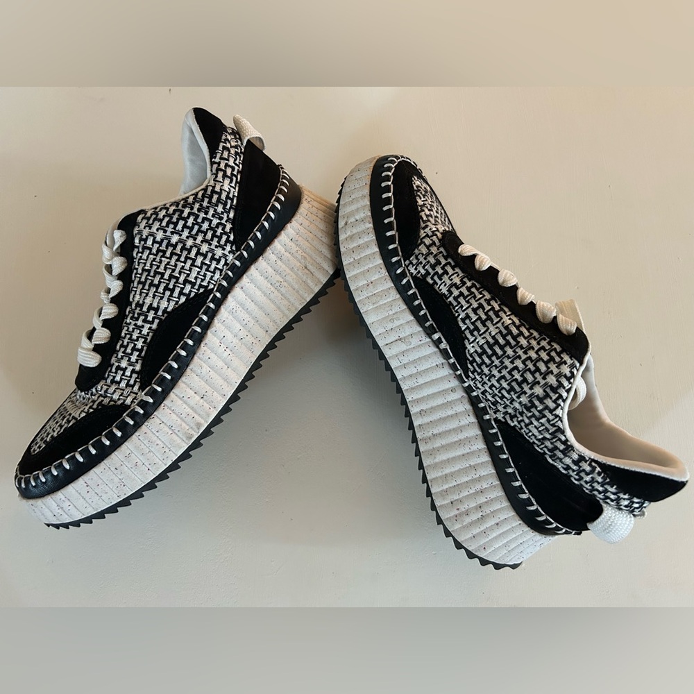 Universal Thread Black and White Woven Sneakers